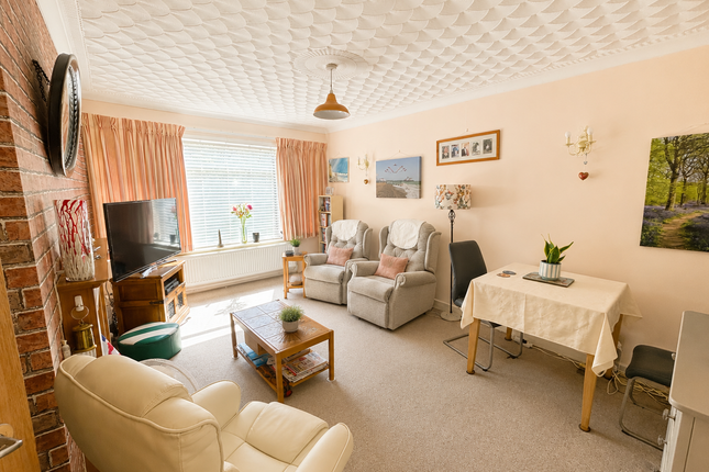 21, Furzeland Drive, Neath photo 3
