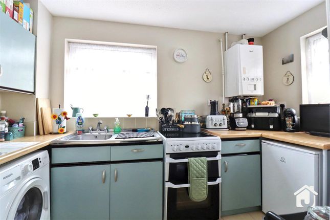7, Manor Drive, Leicester photo 4