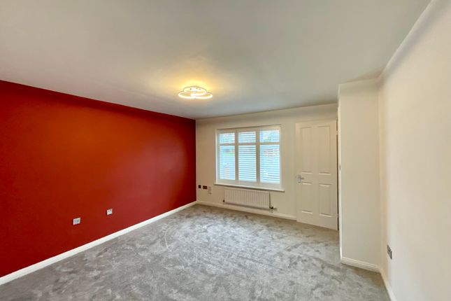 81, Japonica Drive, Nottingham photo 3