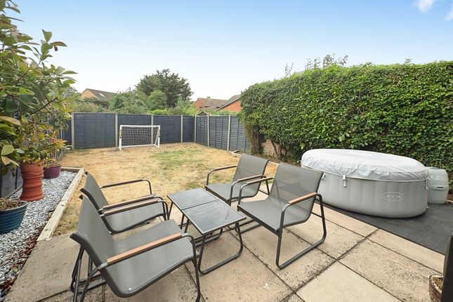 2, Fletchers Close, Huntingdon photo 2