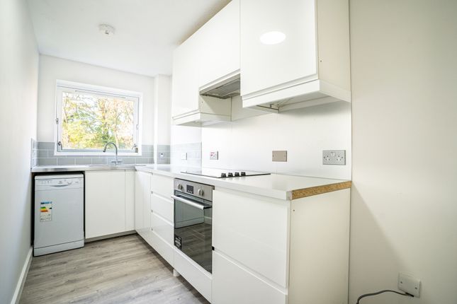 18 Northwood House,, Warminster Road, London photo 4