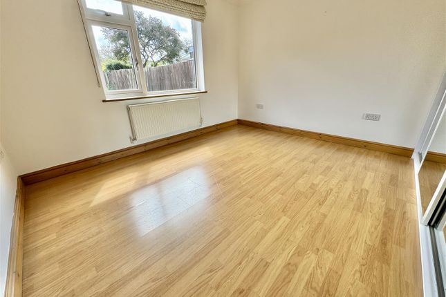 Detached bungalow to rent in Onslow Road, Luton