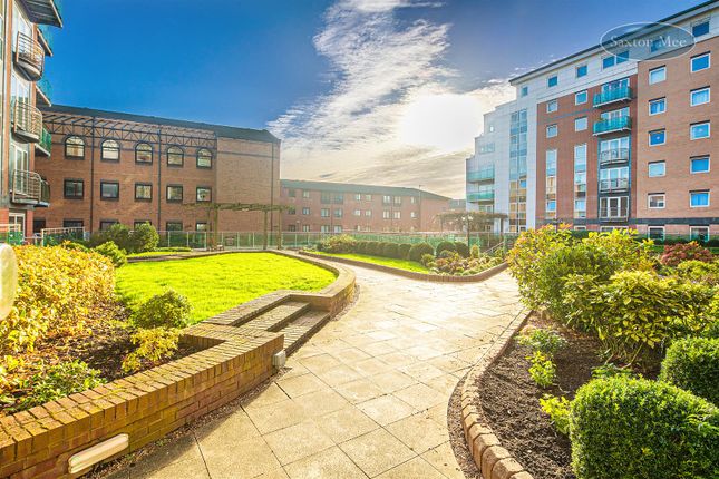 2-bed flat on Apartment 318, Royal Plaza, 2, Westfield Terrace, Sheffield, £200,000