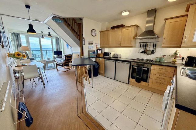 Apartment 12, West End Point, Pwllheli photo 4
