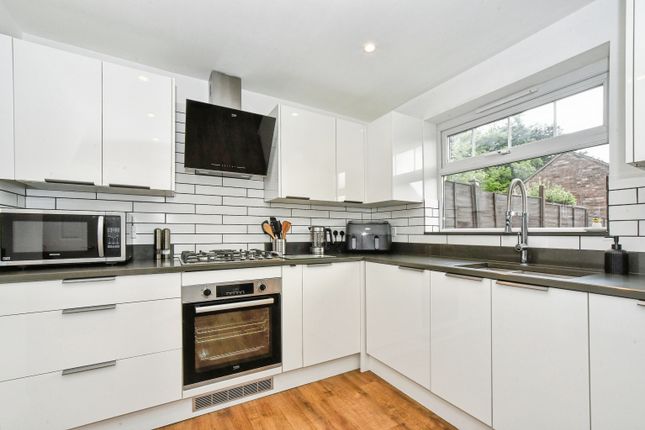 17, Ashleworth Road, Swindon photo 4