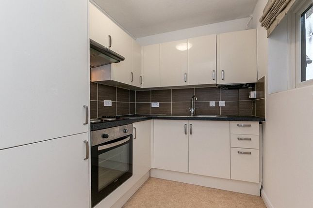 Flat for sale in Coulsdon Road, Coulsdon, Surrey