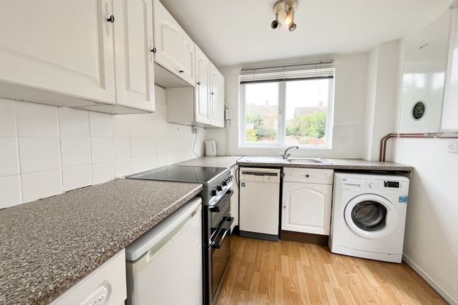 Bullbrook Drive, Bracknell photo 4