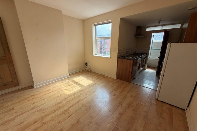 67A, Eastleigh Road, Leicester photo 2