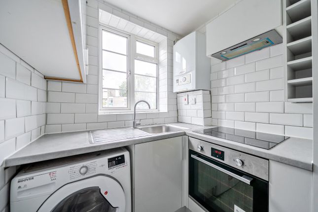Flat 21 Compton Court,, Victoria Crescent, London photo 2