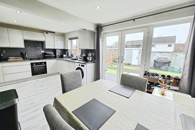 14, Willow Close, South Gloucestershire photo 2