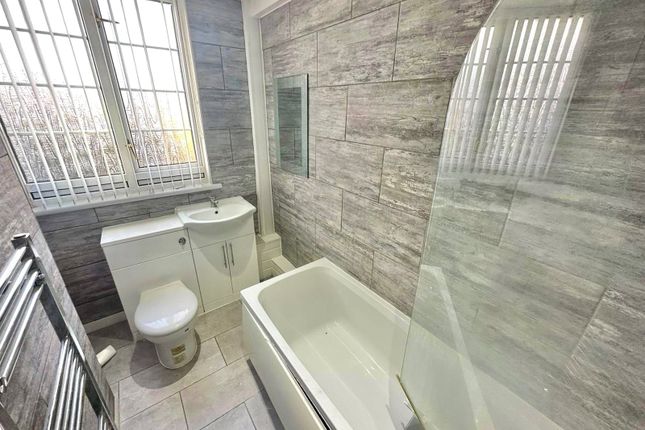 Flat for sale in Victoria Gardens, Oxton, Wirral