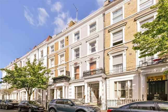 Thumbnail Flat for sale in Collingham Place, London