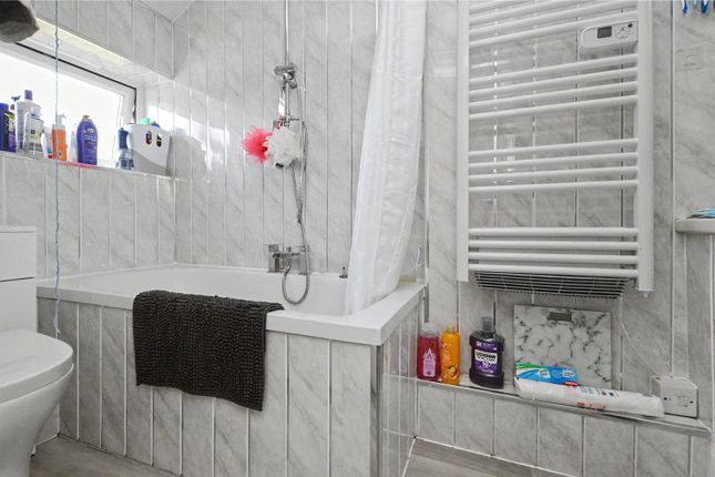 13, Northfield Avenue, Leeds photo 4