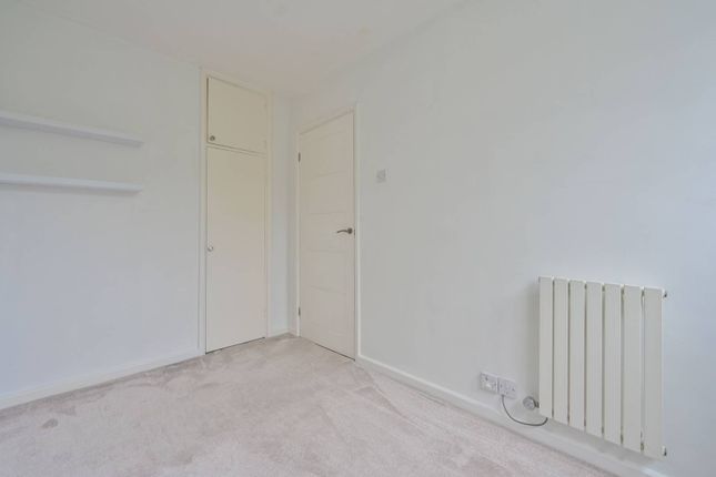 Flat to rent in St Margarets, London Road, Guildford