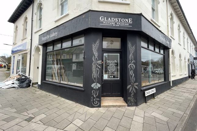 Retail premises to let in Queen Street, Seaton