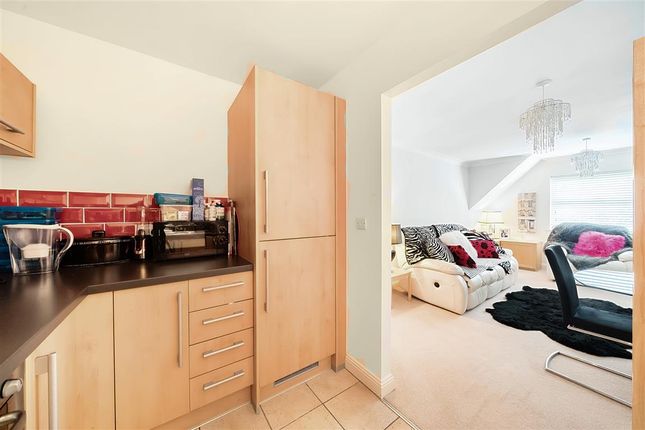 Flat for sale in Gowers Yard, Tring