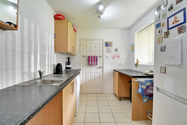 Flat for sale in The Spinney, Hertford