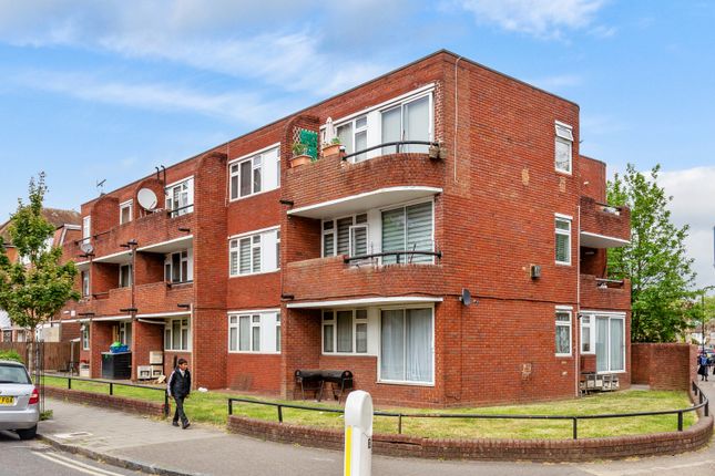 Flat F, 74 Darenth Road, Stamford Hill, London, N16 6Ed