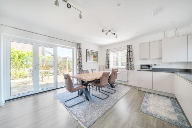 20, Worcester Drive, Cranleigh photo 4