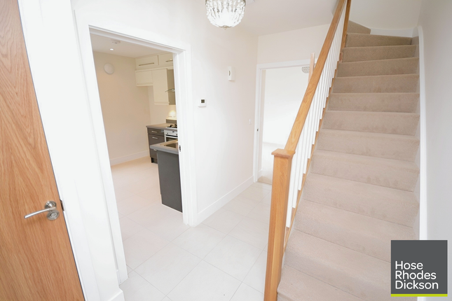 4, Byron Court, Newport photo 4