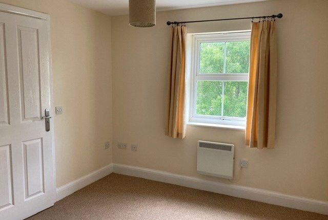 12, Quarry Close, GLOUCESTER photo 3