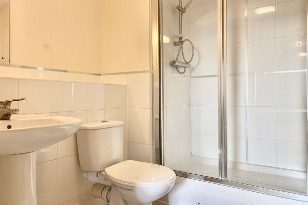 Flat to rent in Goldsmith Avenue, Southsea