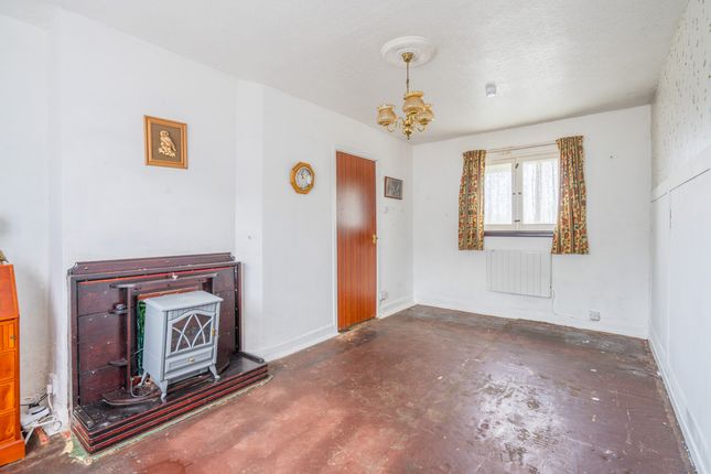 11, Heath Close, Worcester photo 4