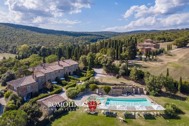 Country house for sale in Sinalunga, Tuscany, Italy