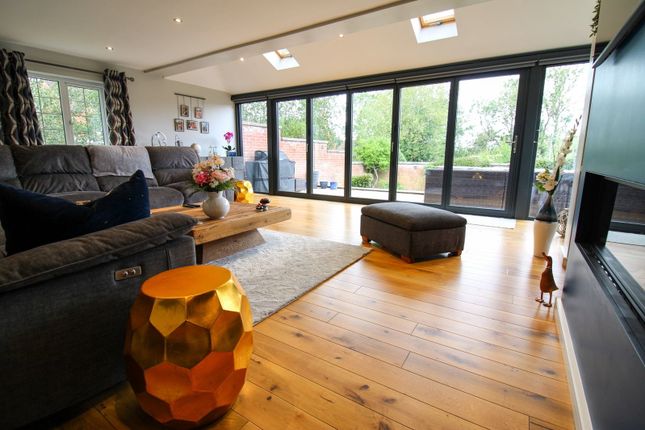 14, Hawthorne Close, Gainsborough photo 4