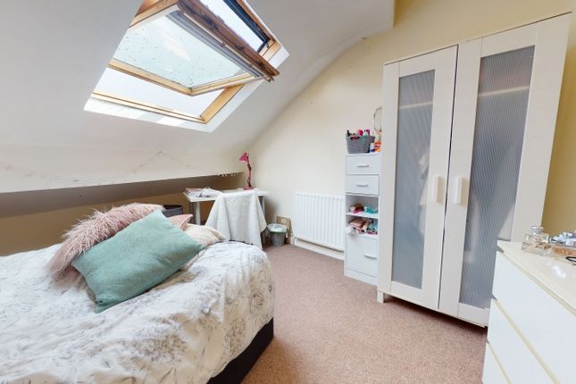 Terraced house to rent in Ebberston Place, Hyde Park, Leeds