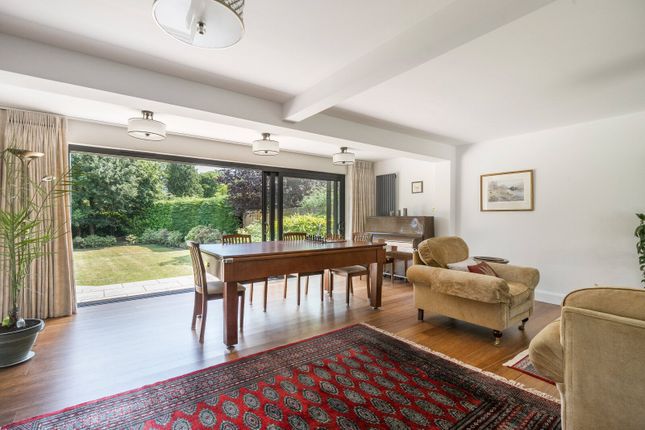 Brambledown,, Hooke Road, East Horsley photo 4