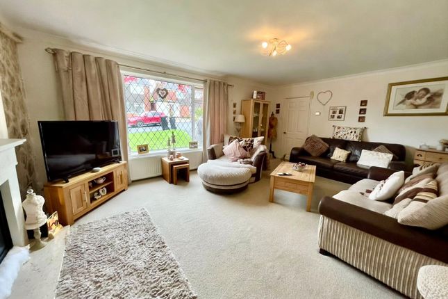 12, Hornsea Road, Greater Manchester photo 2