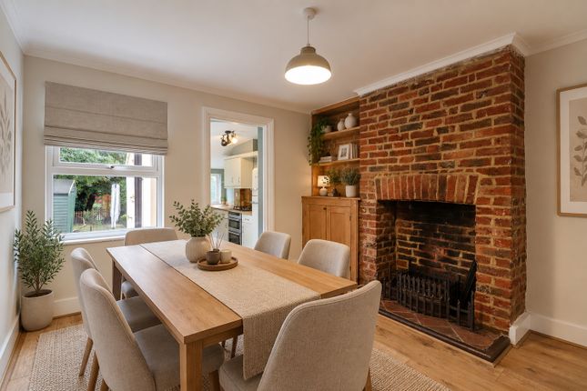 129, Stoughton Road, Guildford photo 4