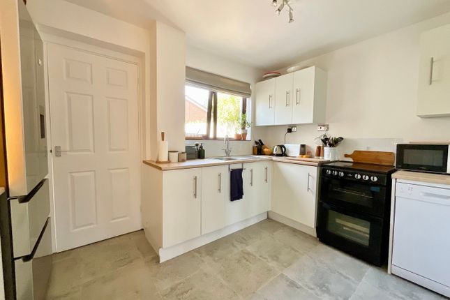 31, Glan-Y-Nant, Usk photo 2