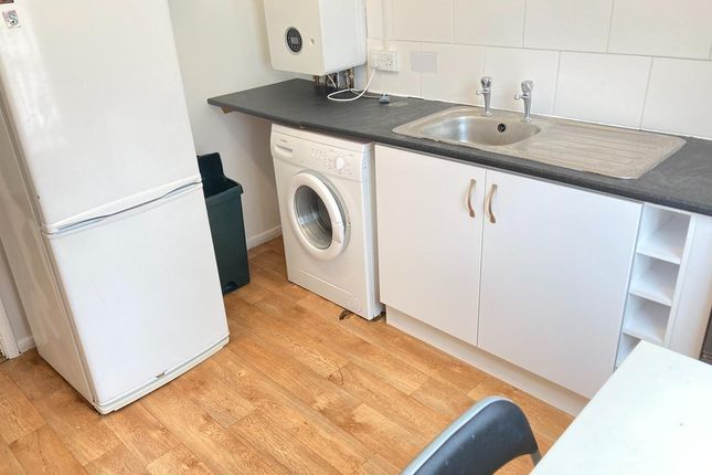 Very Near Eccleston Road Area, West Ealing photo 4