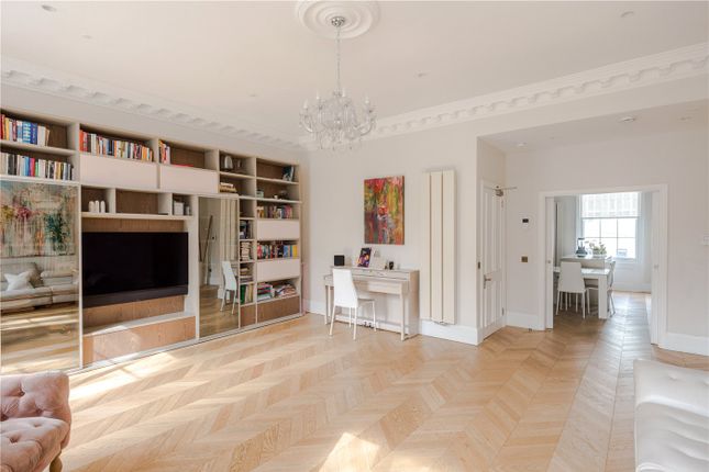 Flat for sale in Westbourne Terrace, Bayswater