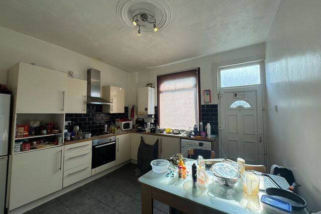 85 Harold Grove, Leeds photo 2