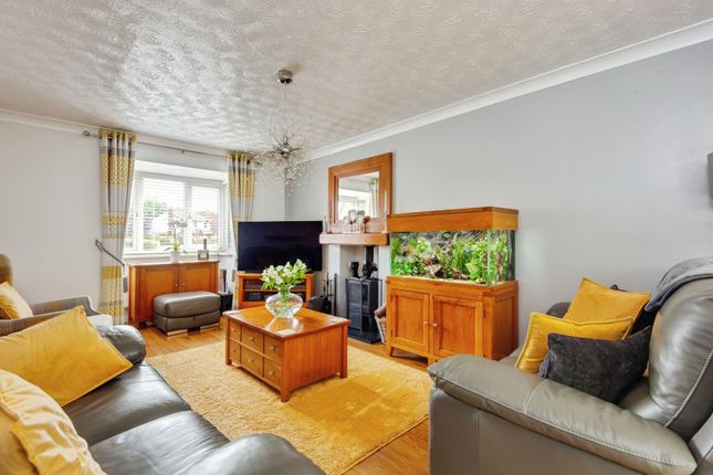 38, Raleigh Close, Warrington photo 2