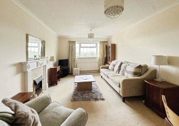 Avondale, Berkshire photo 3