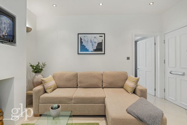 Flat for sale in Cranfield Court, Homer Street, London, Greater London