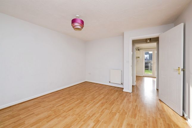 9, Highclere Road, Peterborough photo 3