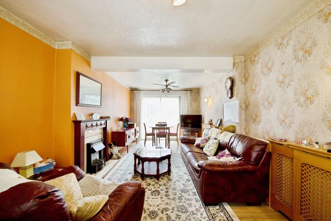 7, Hailsham Road, Romford photo 2