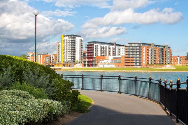 Thumbnail Flat for sale in Centenary Quay, Victoria Road, Southampton