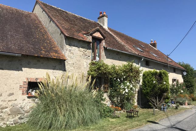 Thumbnail Farmhouse for sale in Saint-Leger-Magnazeix, Limousin, 87190, France