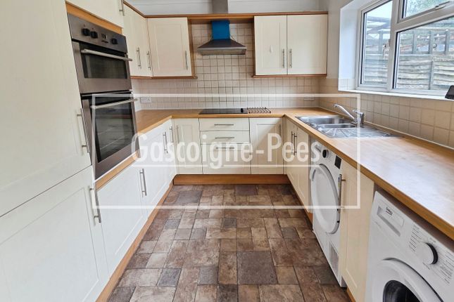 45, Guildford photo 3