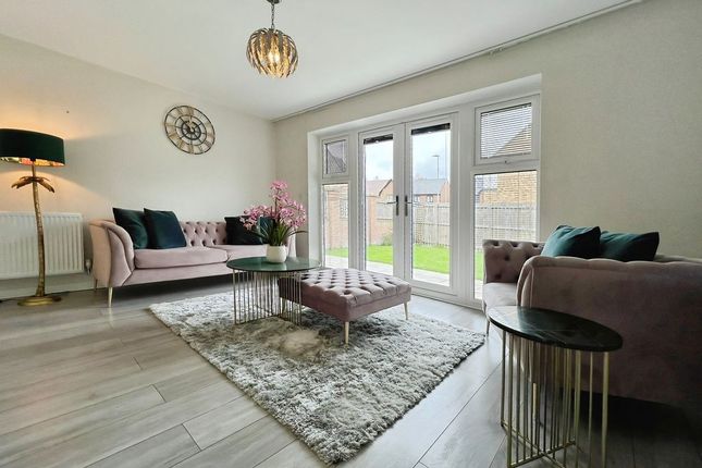 2, Fletcher Crescent, Newcastle Upon Tyne photo 4