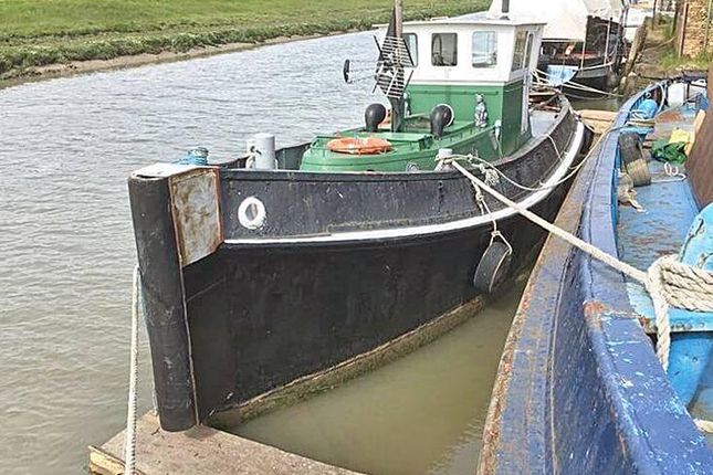 Thumbnail Houseboat for sale in Standard Quay, Faversham