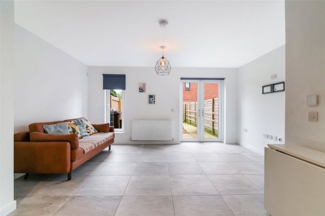 31, Radiography Road, Glasgow photo 2