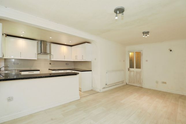 Flat 33/Walton Grange, Stafford Road, Stone photo 4