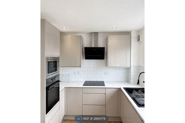 Whitfield Crescent, Dartford photo 4